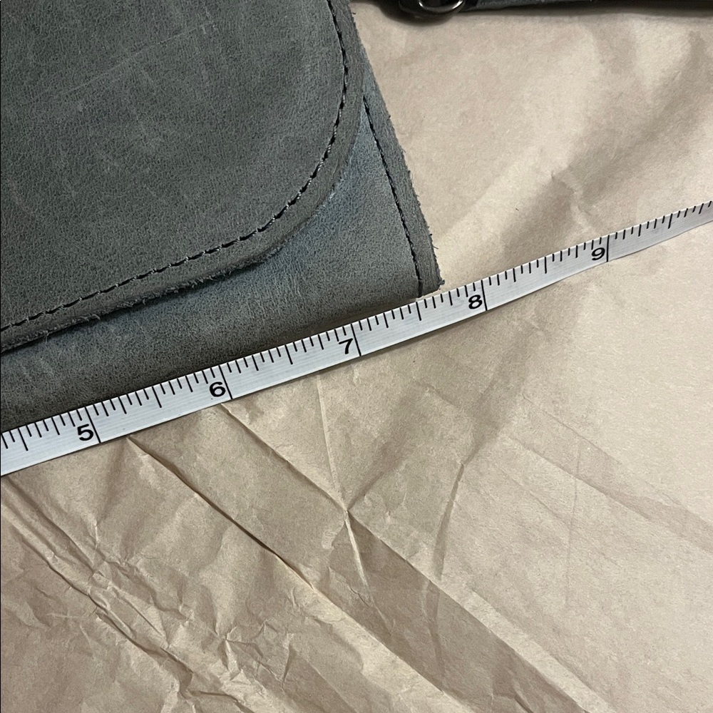 Elegant Gray Women's Clutch Wallet - Picture 7 of 8
